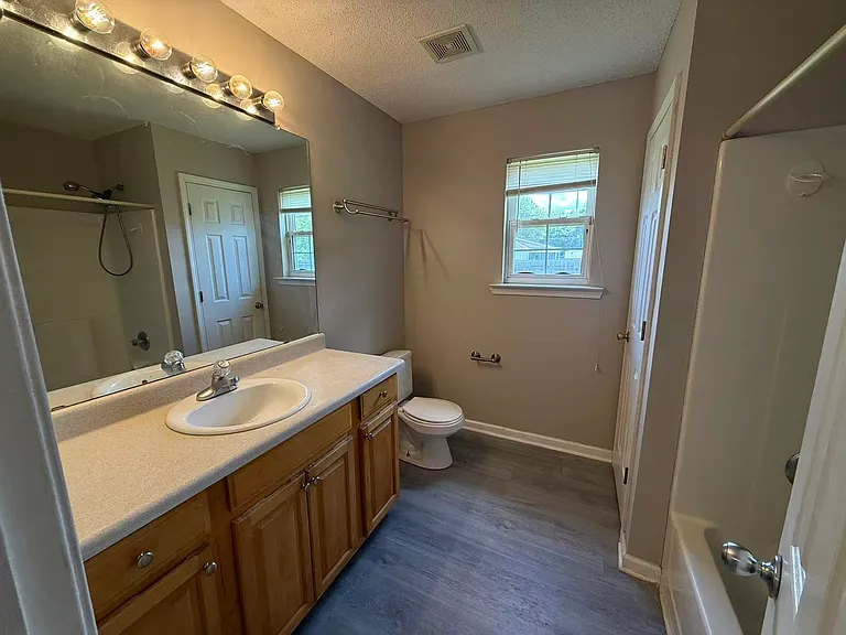 203 Camelot Pl — Photo 19