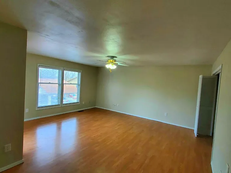33 Nantucket Dr — Photo 19