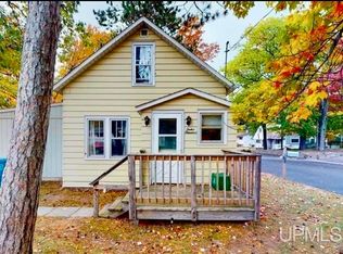 1200 Waldo St, Marquette, MI 49855