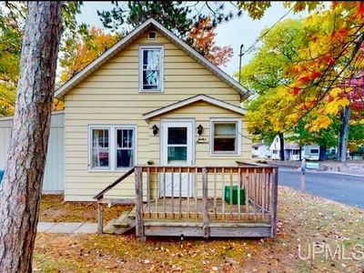 1200 Waldo St, Marquette, MI, 49855