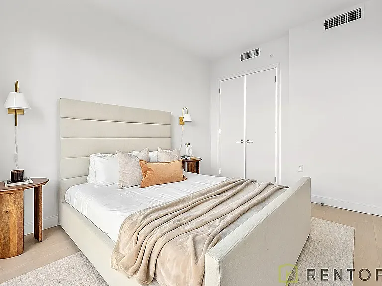 622 11th Ave #307 — Photo 10