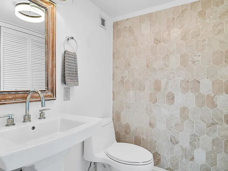 101 N Clematis St #513 — Photo 14