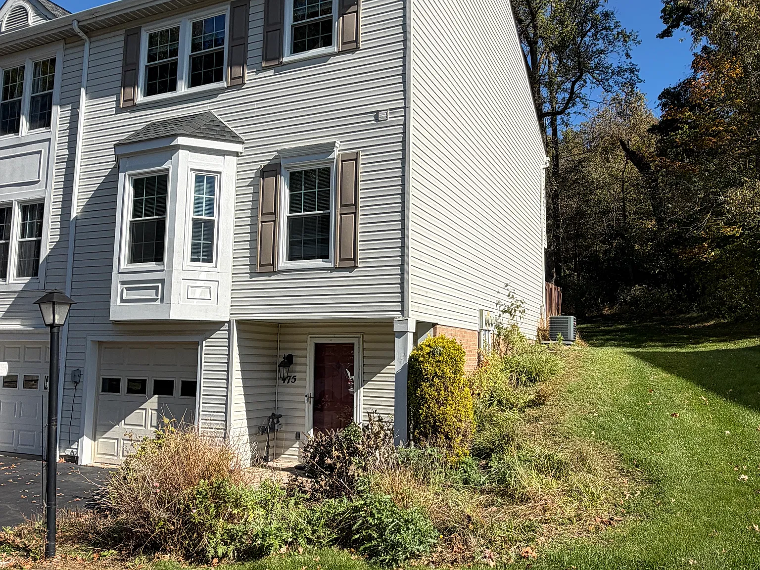 3 bed, 2.5 bath, 1484 sqft, $2,700 — Photo 1