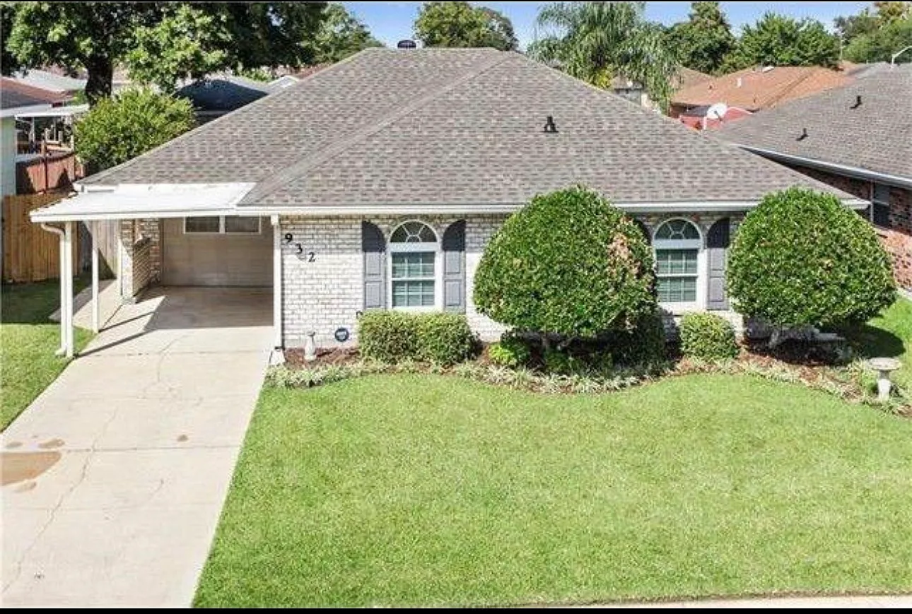 4 bed, 1408 sqft, $2,000 — Photo 1