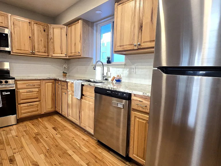 Near new dishwasher (6 months old)