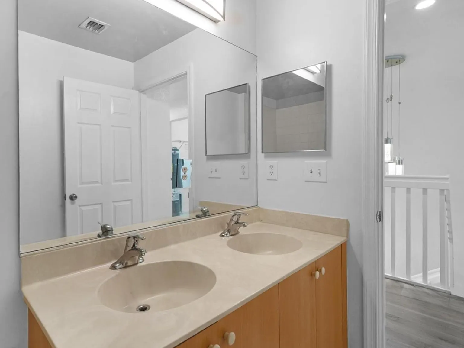 4 bed, 1908 sqft, $3,200 — Photo 3