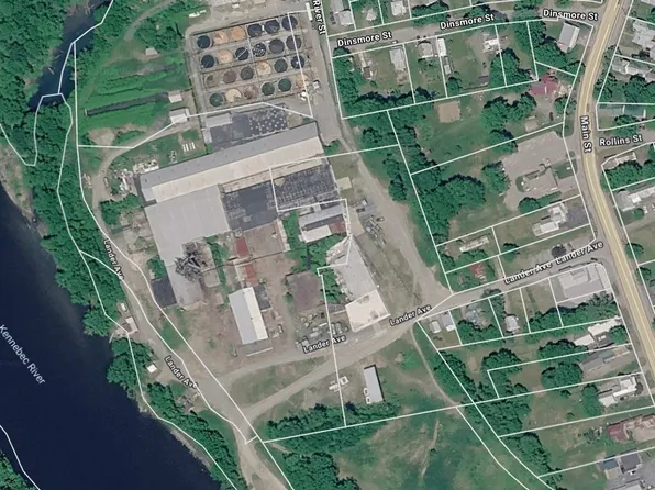 10 Lander Ave, Bingham, ME 04920