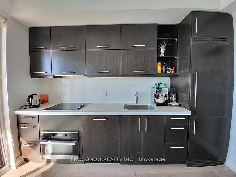 1080 Bay St #2307 — Photo 3