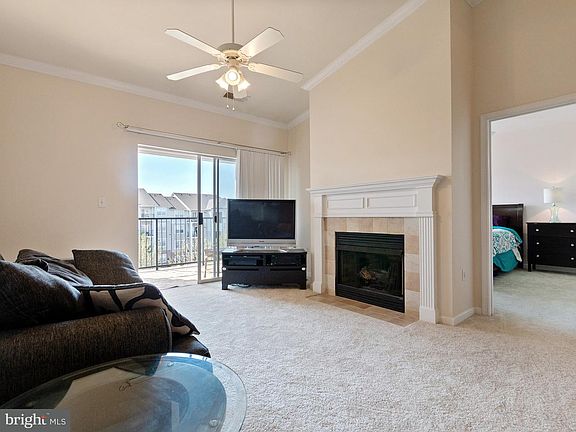3rd image of 19622 Galway Bay Cir APT 401