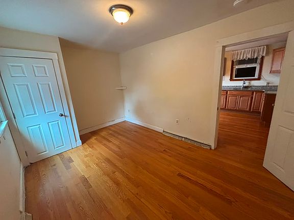 5th image of 57 Lakeview Ave APT E