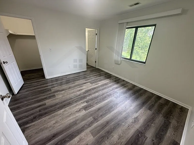 1560 Meadowside Ct — Photo 9