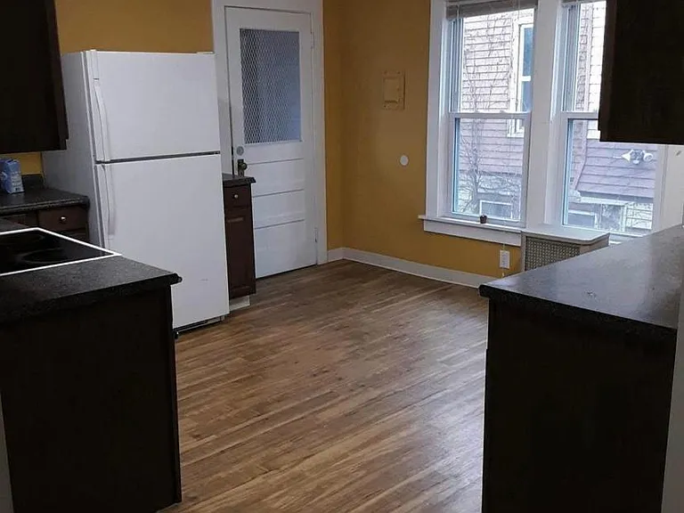 112 Murray St — Photo 8