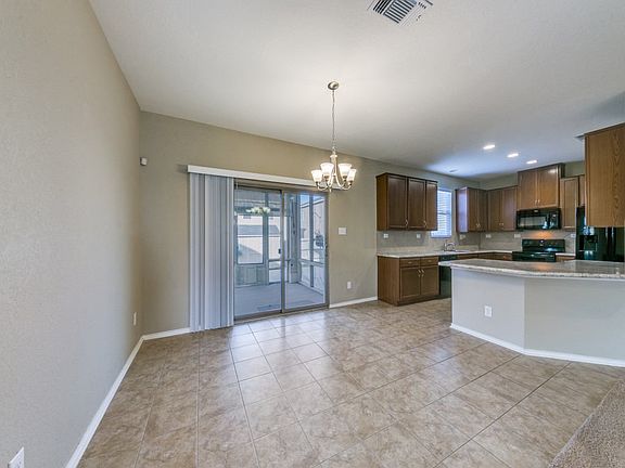 5th image of 2607 Green Leaf Way