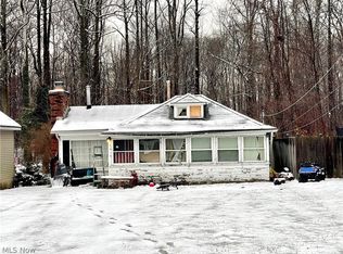 1594 Grove Ave, Madison, OH 44057