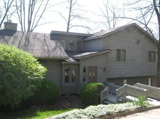 324 Lake Indian Hills Cir, Carbondale, IL 62902