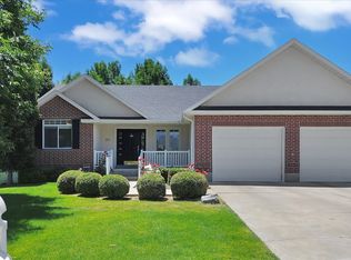 780 Green Field Cir, River Heights, UT 84321