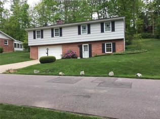 1394 Nottingham Rd, Charleston, WV 25314