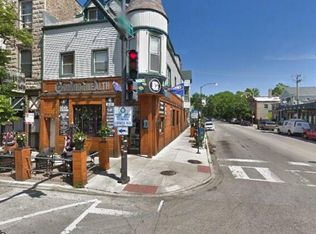 2000 W Roscoe St, Chicago, IL 60618