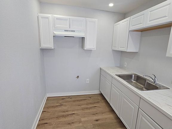 4th image of 1917 W Atkinson Ave APT 4
