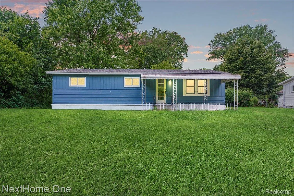 612 Red Oaks Dr photo 1