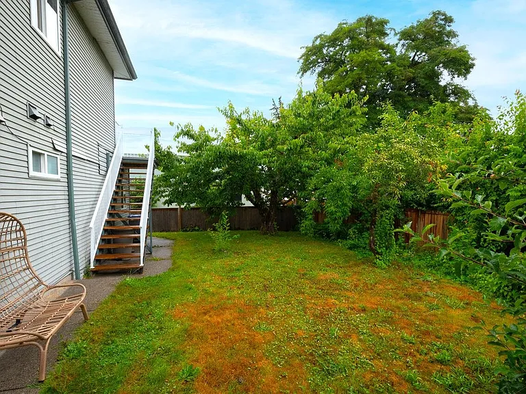8546 164th St #UPPER — Photo 37