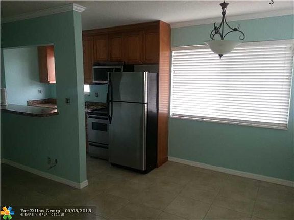 4th image of 2020 NE 56th St APT 201