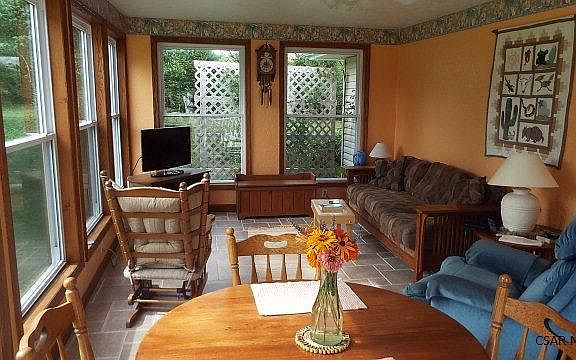 3rd image of 203 Gillen Ln