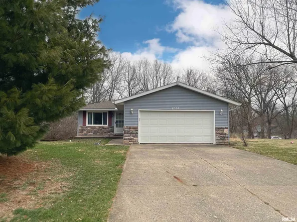 4724 S Queen Aleta Ct, Mapleton, IL 61547