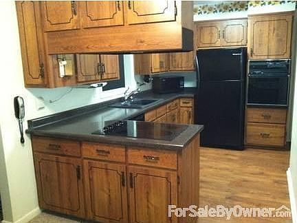 4th image of 2131 Roselawn Dr