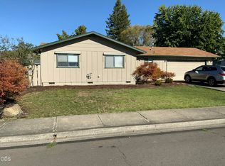 3022 Tahitian Ave, Medford, OR 97504