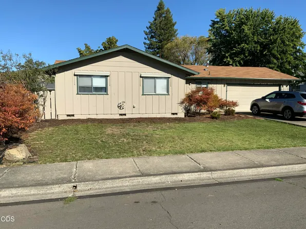 3022 Tahitian Ave, Medford, OR 97504