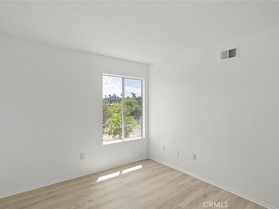 4th image of 4719 Knickerbocker Ln