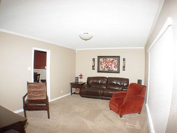 2nd image of 2203 Walnut Ave