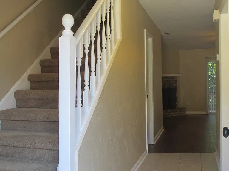 1569 Jacks Dr #A — Photo 2