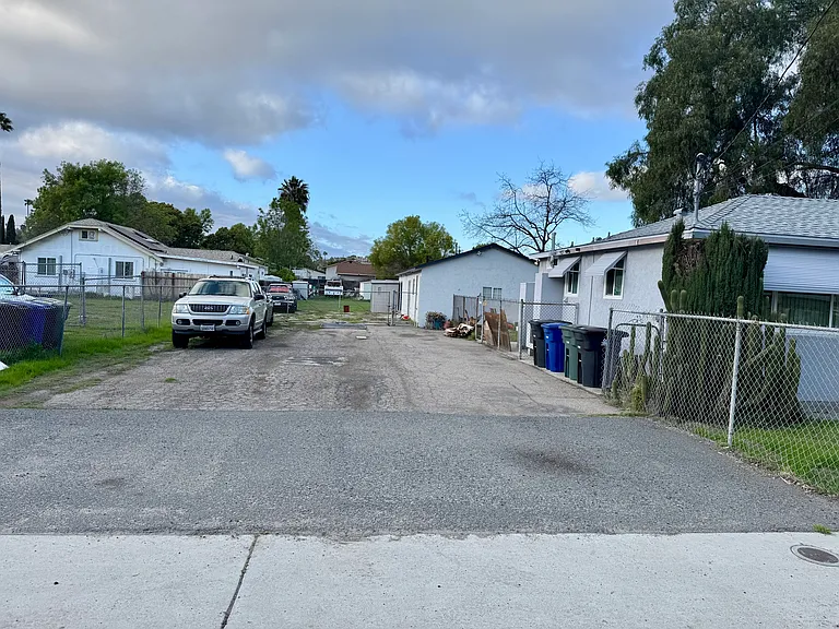 8762 Tyler St — Photo 23