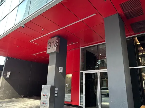 318 Richmond St W, Toronto, ON