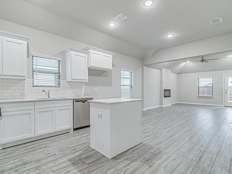 2419 Rocky Mountain Dr — Photo 20