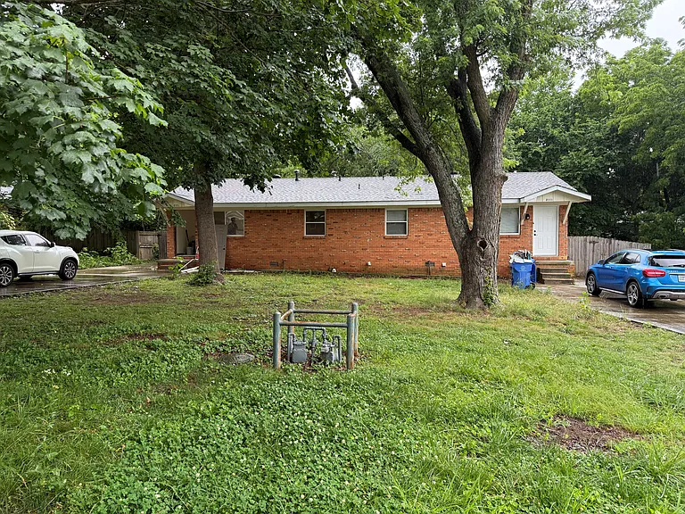 205 N Florene St #B — Photo 2
