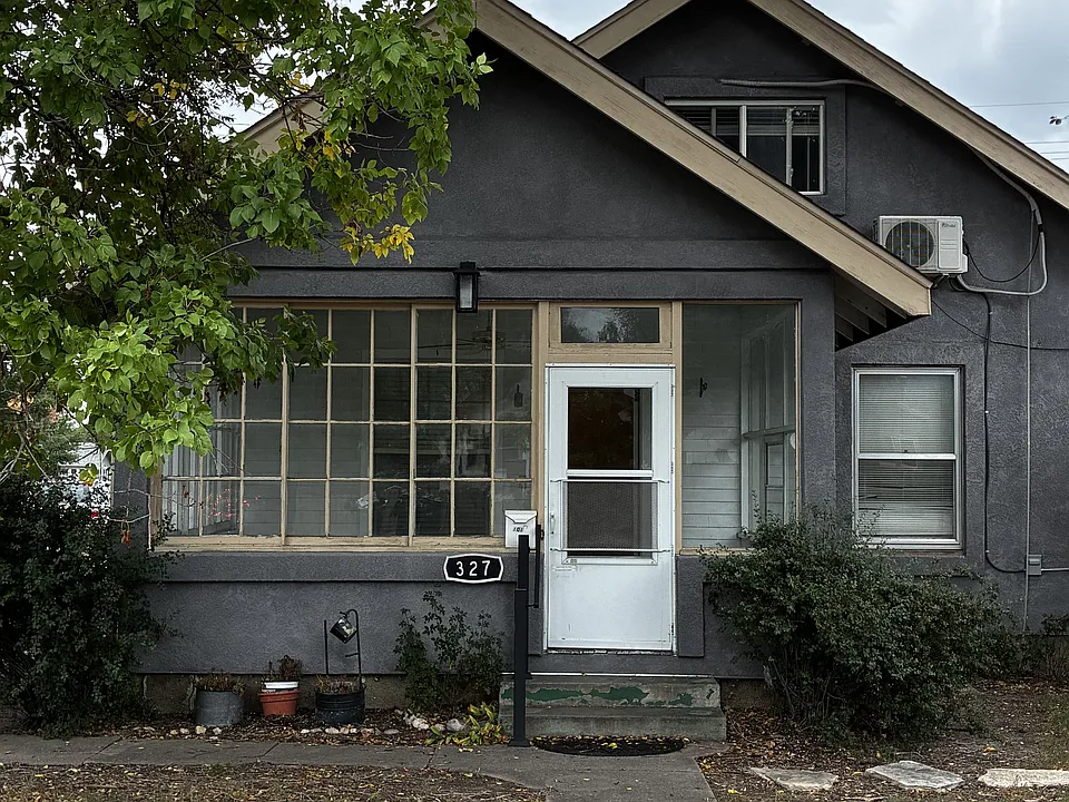 327 Bonfoy Ave #101