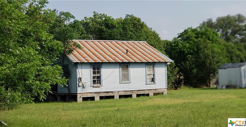 2nd image of 301 Allen St