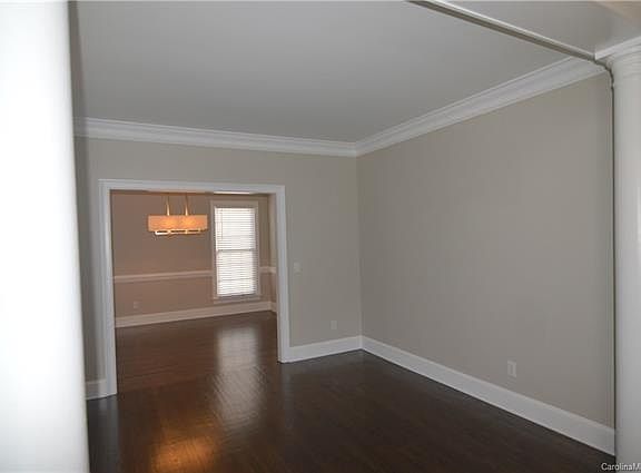 4th image of 2427 Mirow Pl