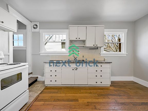 5th image of 112 Wells Ave S