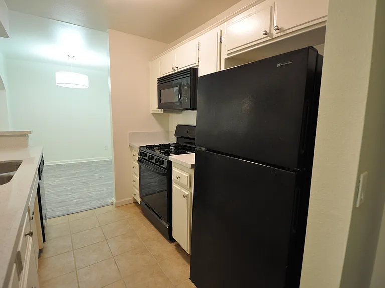 11035 Otsego St — Photo 24