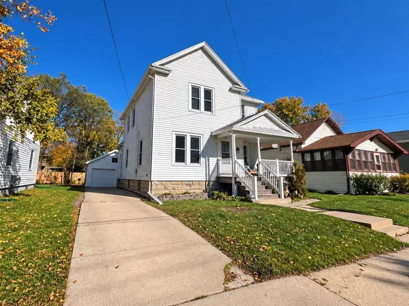 1208 Winnebago Ave, Oshkosh, WI 54901