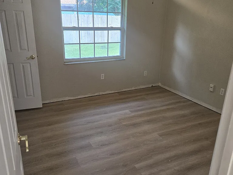 1220 Franklin Dr — Photo 16
