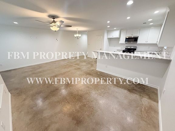 4th image of 100 E Camden St