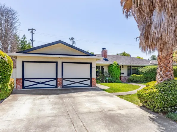 1021 Golf Ct, Mountain View, CA 94040