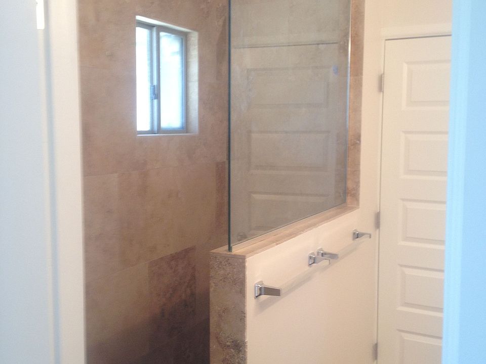 Master Bath / Dual Shwr Hds