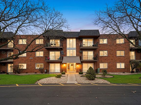2nd image of 11245 S Harlem Ave APT A12