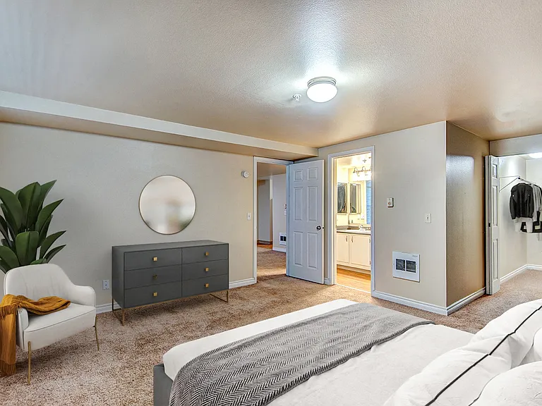 Ellis Court Apartments — Photo 10